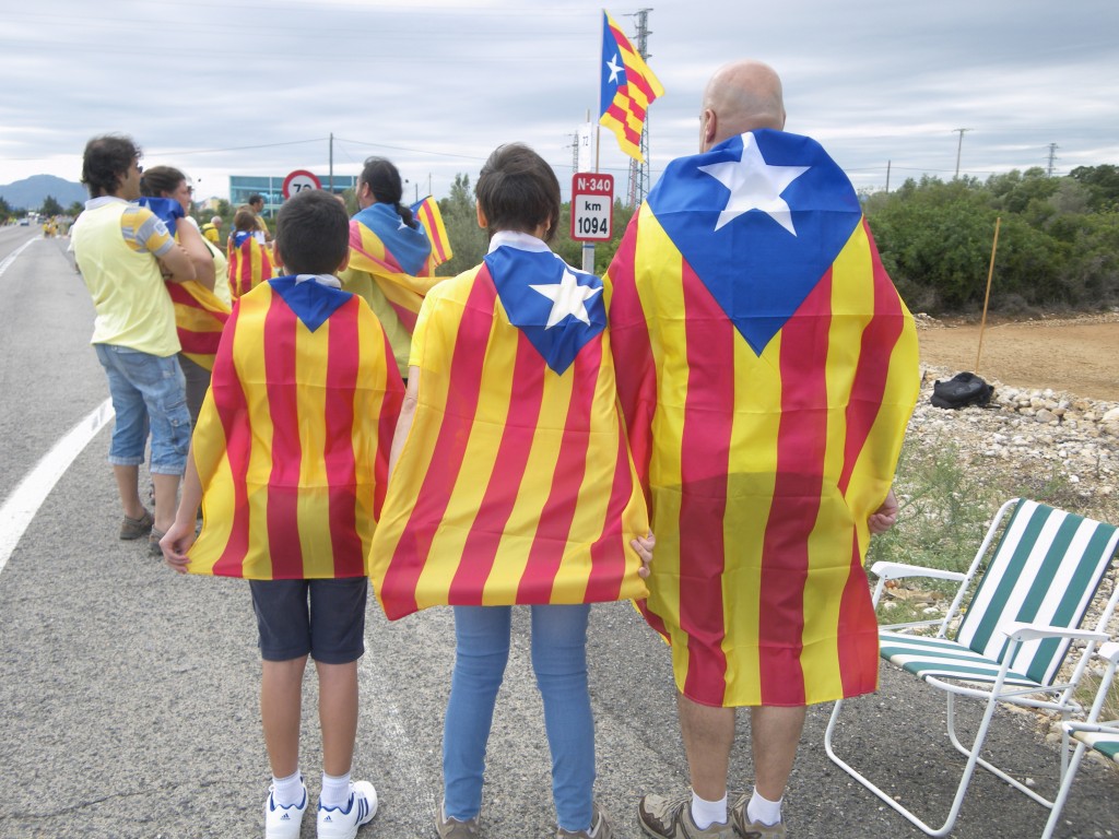 Cadena humana de punta a punta de Catalunya